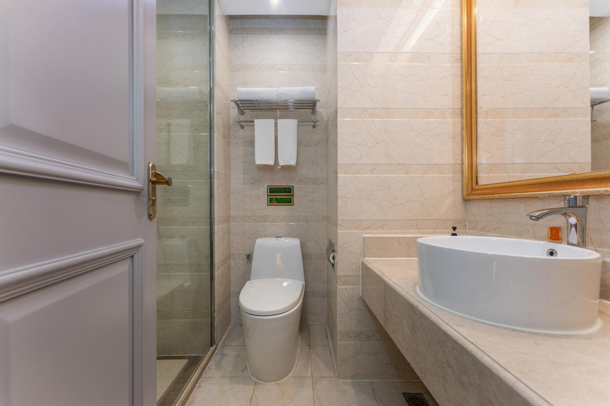 Hotel Viana International Hotel: Airport And Free Trade Zone With Shuttle Service 4*